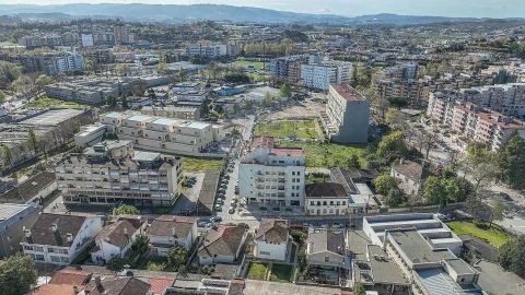Apartamento T6 para Venda em Vila Nova de Famalicão e Calendário