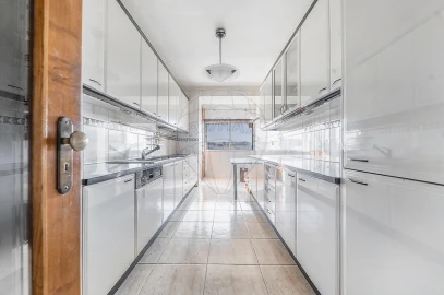 Apartamento T6 para Venda em Vila Nova de Famalicão e Calendário
