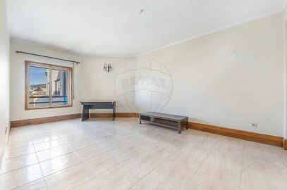 Apartamento T6 para Venda em Vila Nova de Famalicão e Calendário