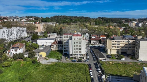 Apartamento T6 para Venda em Vila Nova de Famalicão e Calendário