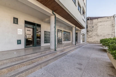 Apartamento T6 para Venda em Vila Nova de Famalicão e Calendário