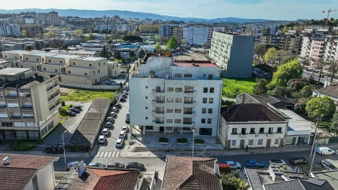Apartamento T6 para Venda em Vila Nova de Famalicão e Calendário