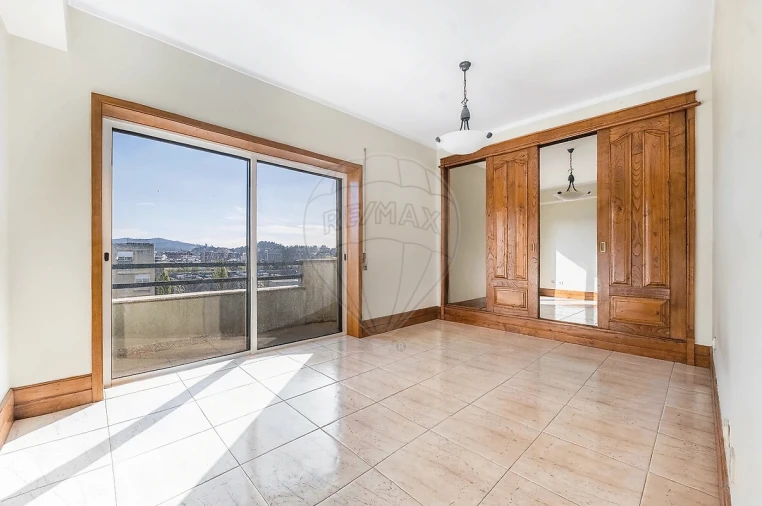 Apartamento T6 para Venda em Vila Nova de Famalicão e Calendário Foto 23