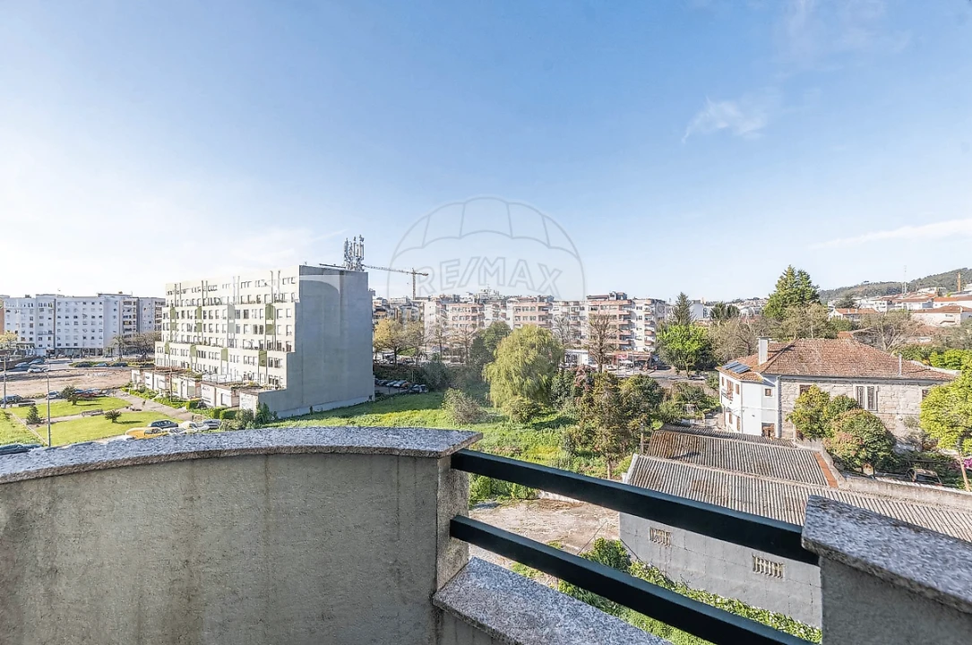Apartamento T6 para Venda em Vila Nova de Famalicão e Calendário Foto 2