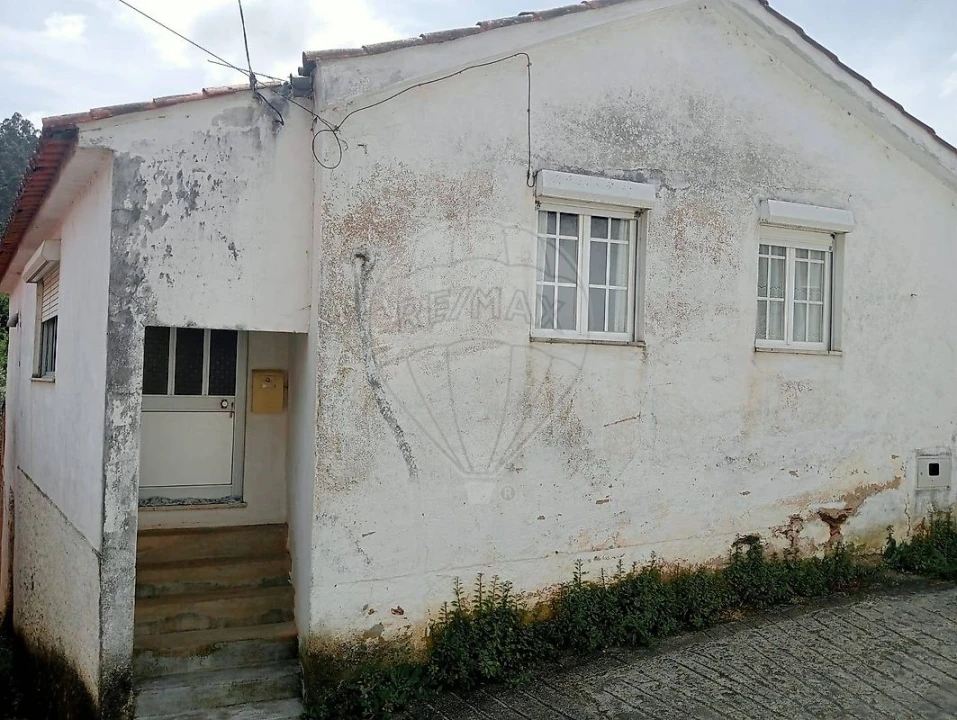 Moradia T2 para Venda em Ceira Foto 3
