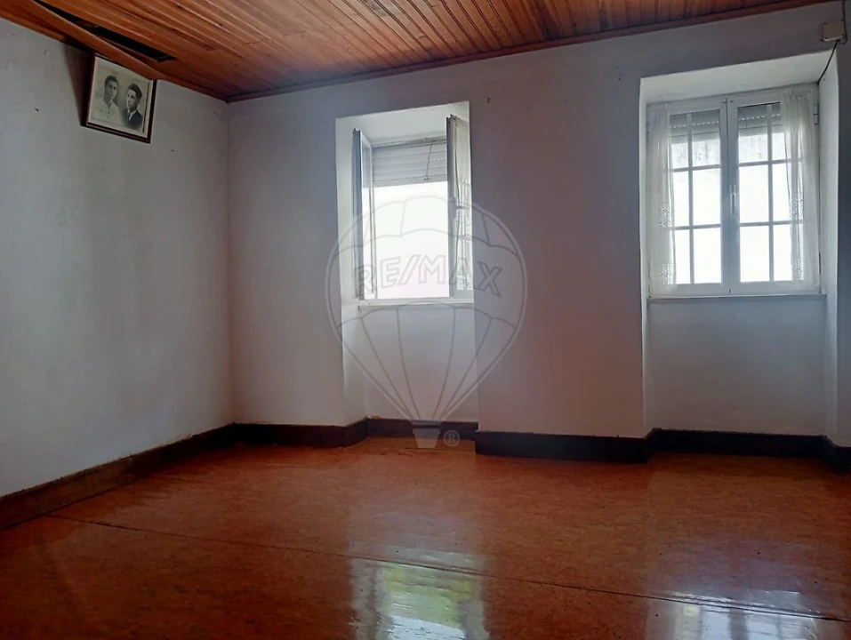 Moradia T2 para Venda em Ceira Foto 8