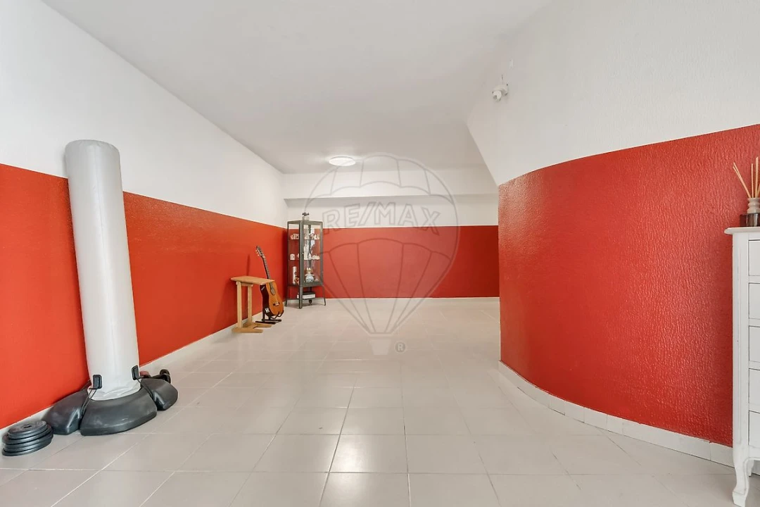 Moradia T4 para Venda em São Domingos de Rana Foto 11