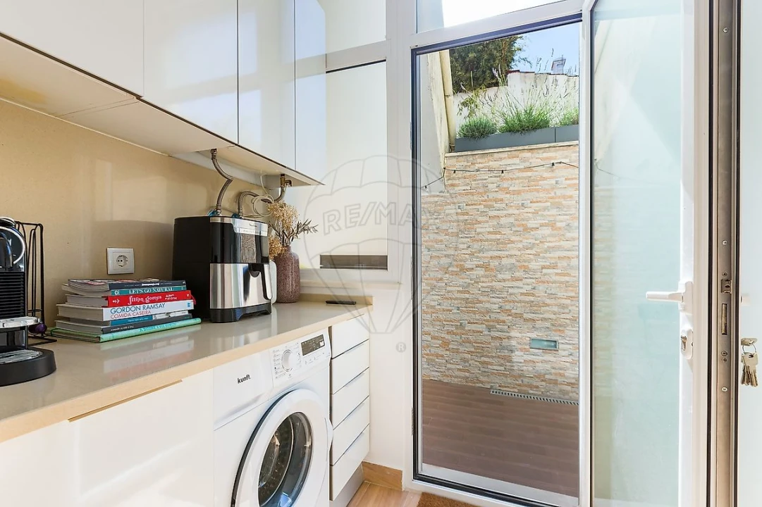 Apartamento T1 para Venda em Campolide Foto 16