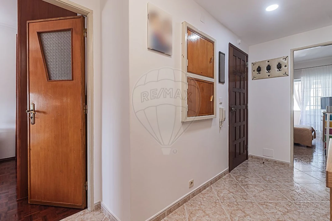Apartamento T2 para Venda em Algueirão-Mem Martins Foto 17