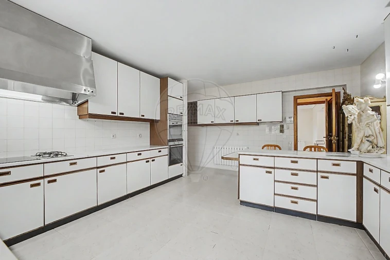 Quinta T6 para Venda em Argoncilhe Foto 32