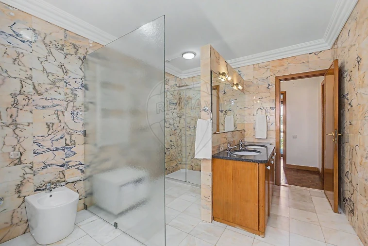 Quinta T6 para Venda em Argoncilhe Foto 36