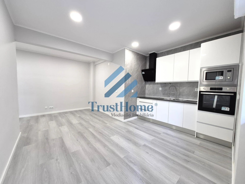 Apartamento para Venda em Venteira Foto 1