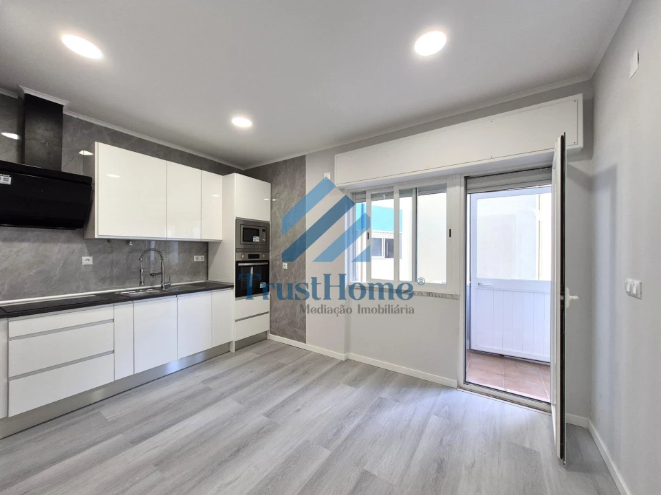 Apartamento para Venda em Venteira Foto 2