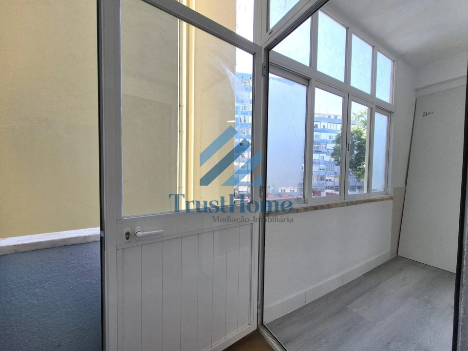 Apartamento para Venda em Venteira Foto 7