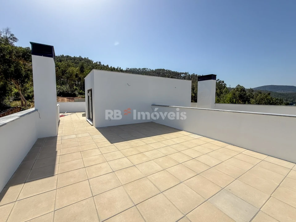 Moradia T3 para Venda em Aguas Belas Foto 4