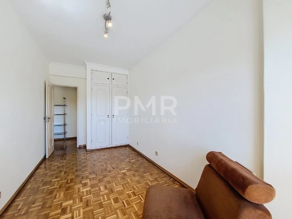 Apartamento T2 para Arrendamento em Lumiar Foto 13