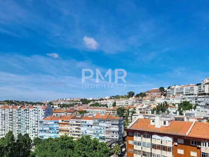 Apartamento T2 para Arrendamento em Lumiar Foto 13