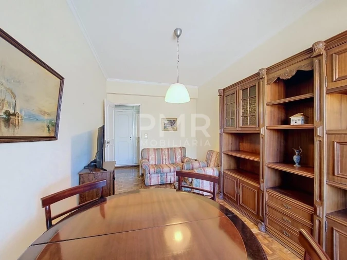 Apartamento T2 para Arrendamento em Lumiar Foto 5