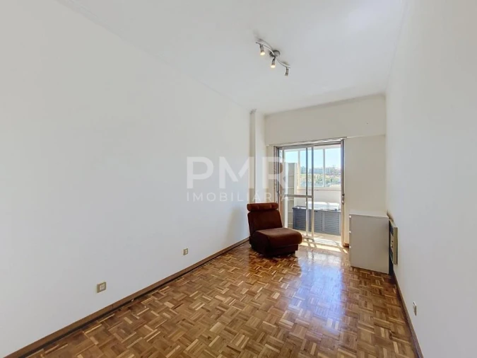 Apartamento T2 para Arrendamento em Lumiar Foto 12
