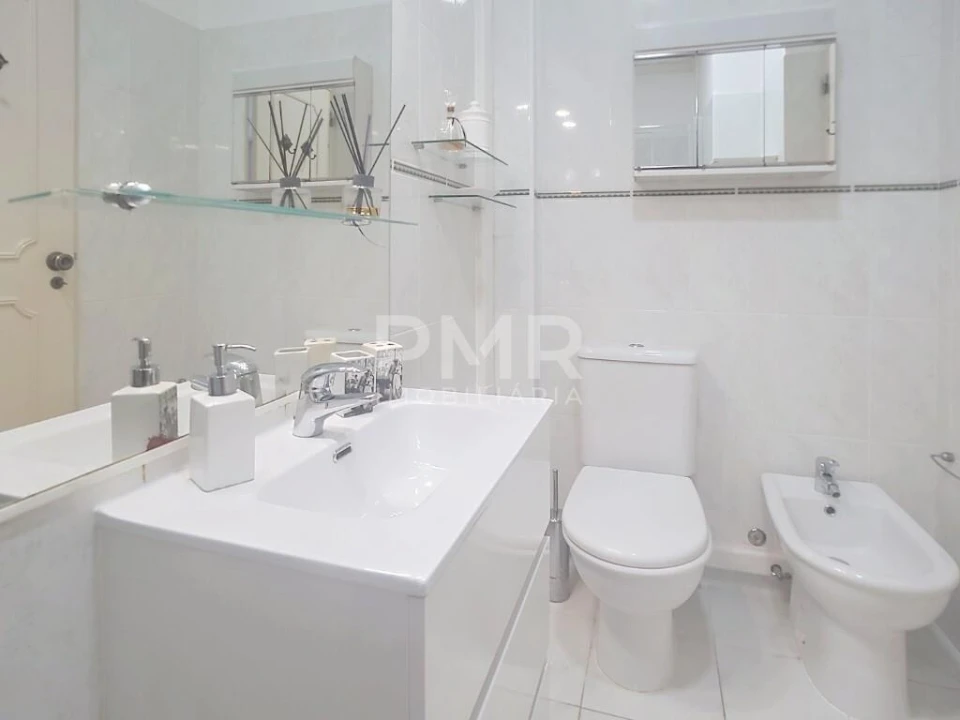 Apartamento T2 para Arrendamento em Lumiar Foto 6