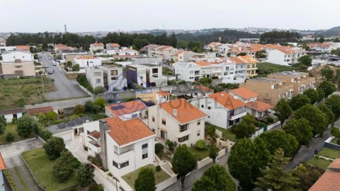 Moradia T5 para Venda em Gulpilhares e Valadares