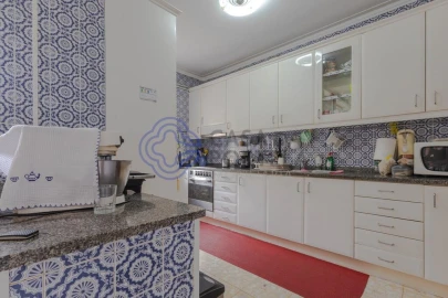 Moradia T5 para Venda em Gulpilhares e Valadares