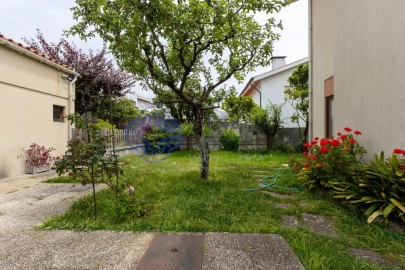 Moradia T5 para Venda em Gulpilhares e Valadares