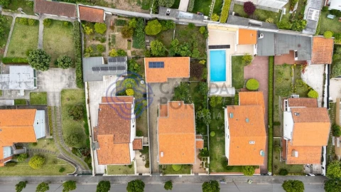 Moradia T5 para Venda em Gulpilhares e Valadares