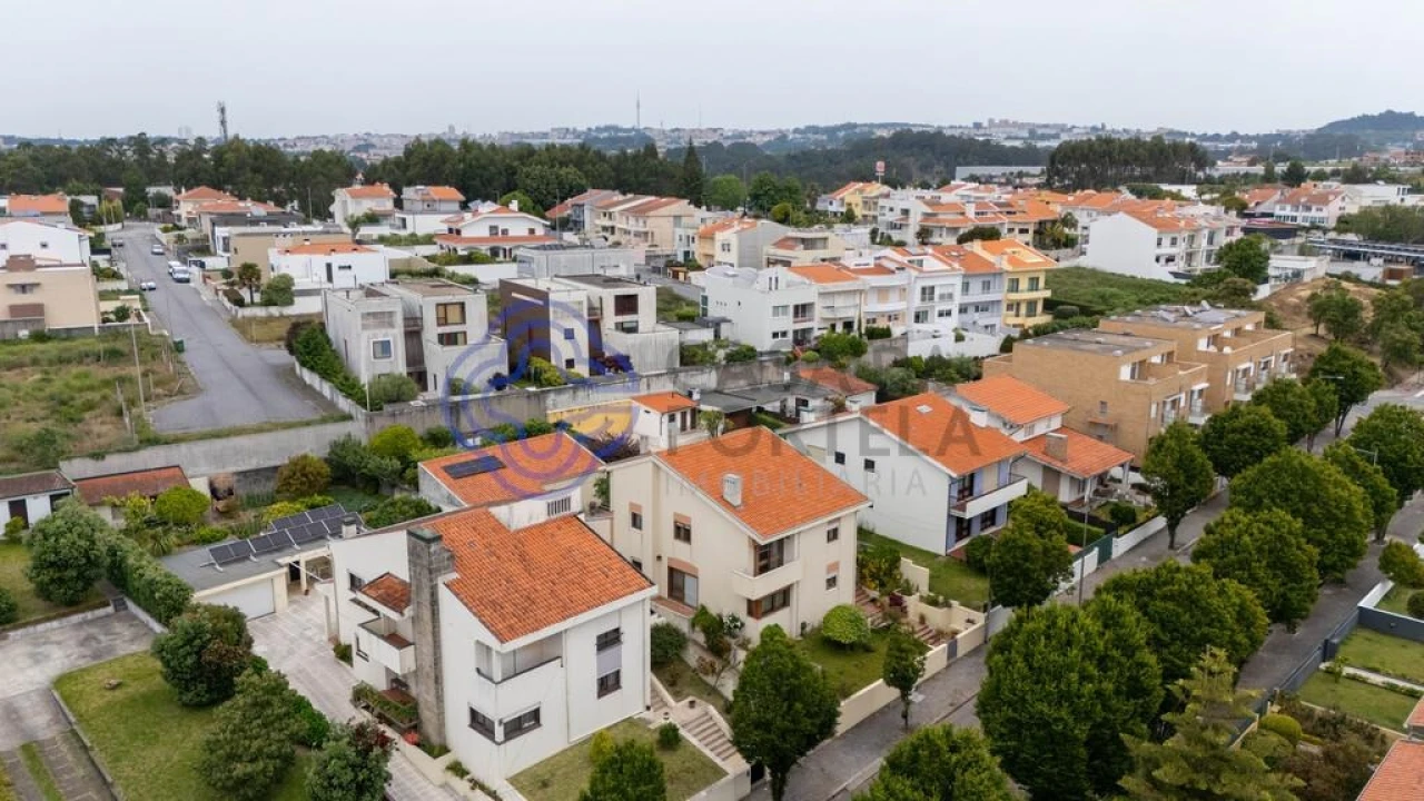 Moradia T5 para Venda em Gulpilhares e Valadares Foto 50