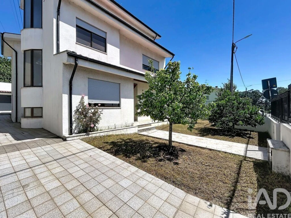 Moradia T3 para Venda em Fânzeres e São Pedro da Cova Foto 1