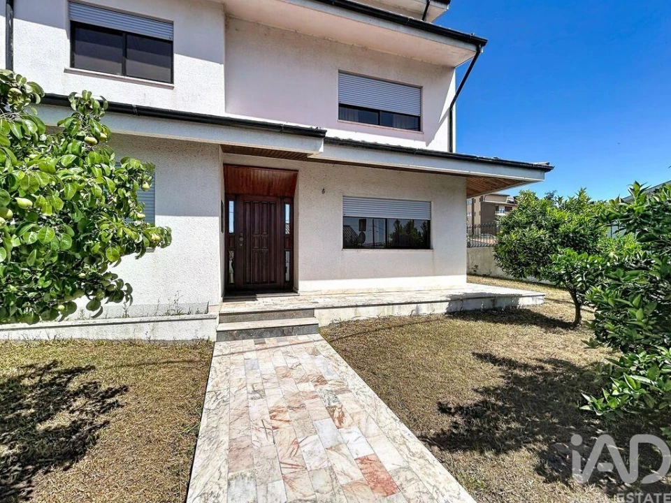 Moradia T3 para Venda em Fânzeres e São Pedro da Cova Foto 3