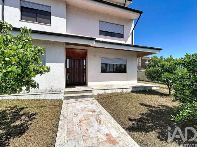 Moradia T3 para Venda em Fânzeres e São Pedro da Cova Foto 3