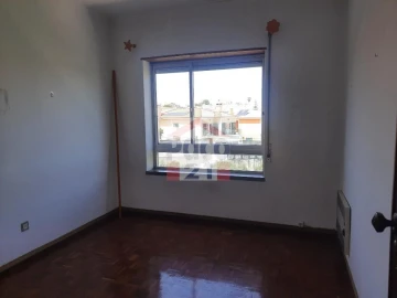 Apartamento T2 para Venda em Oeiras e São Julião da Barra, Paço de Arcos e Caxias