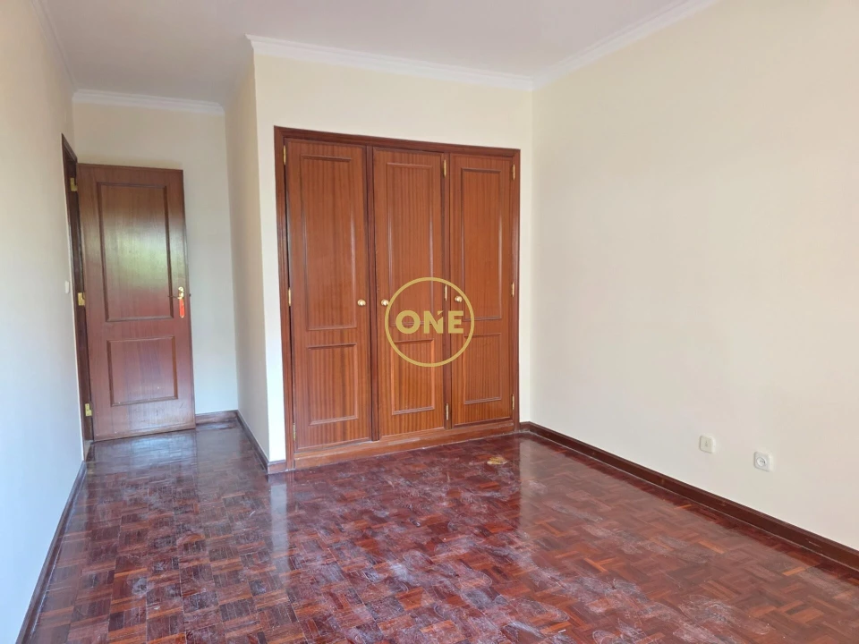 Apartamento T2 para Venda em Algueirão-Mem Martins Foto 14