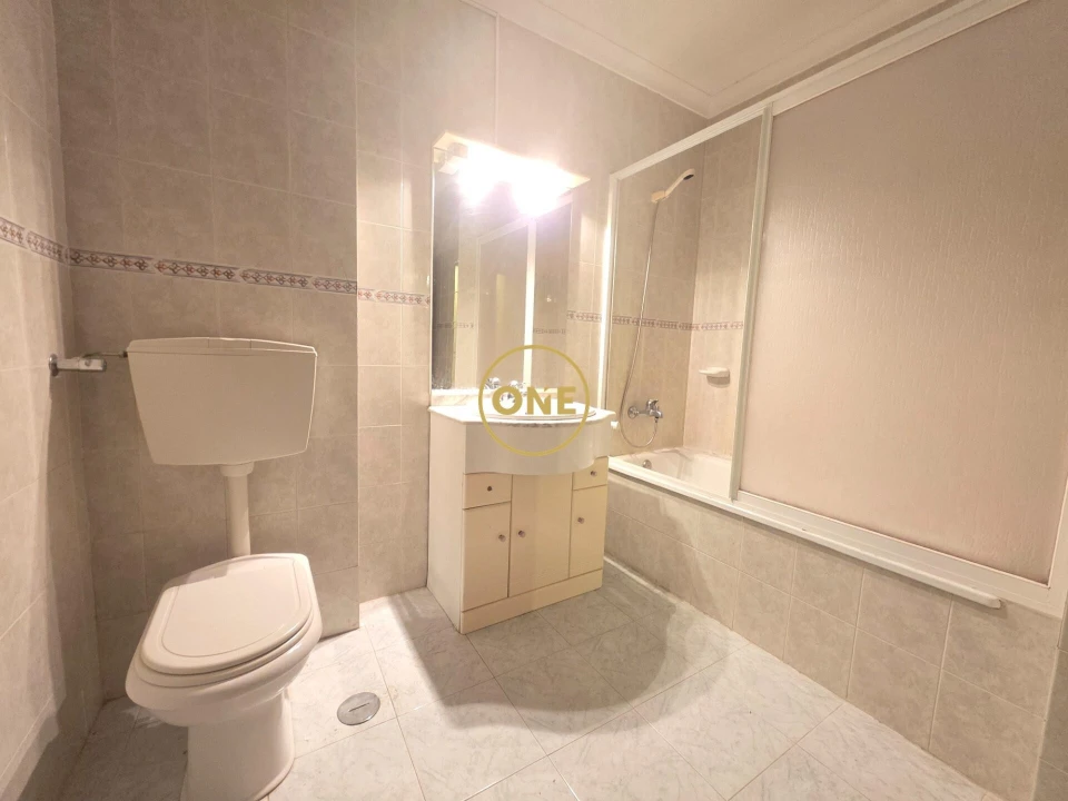 Apartamento T2 para Venda em Algueirão-Mem Martins Foto 17