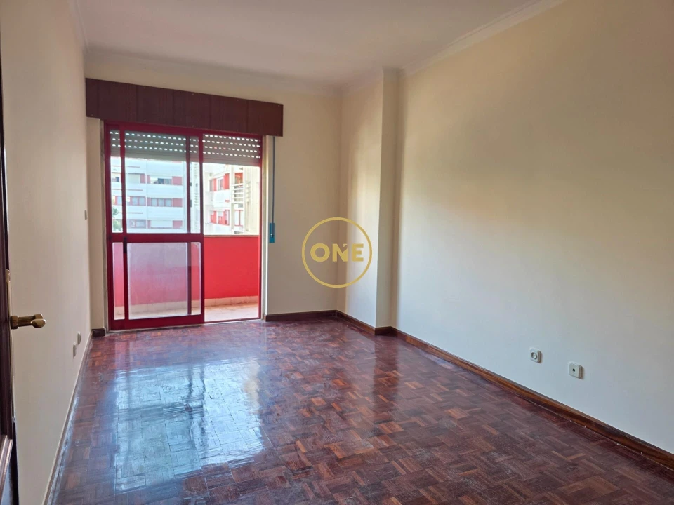 Apartamento T2 para Venda em Algueirão-Mem Martins Foto 11