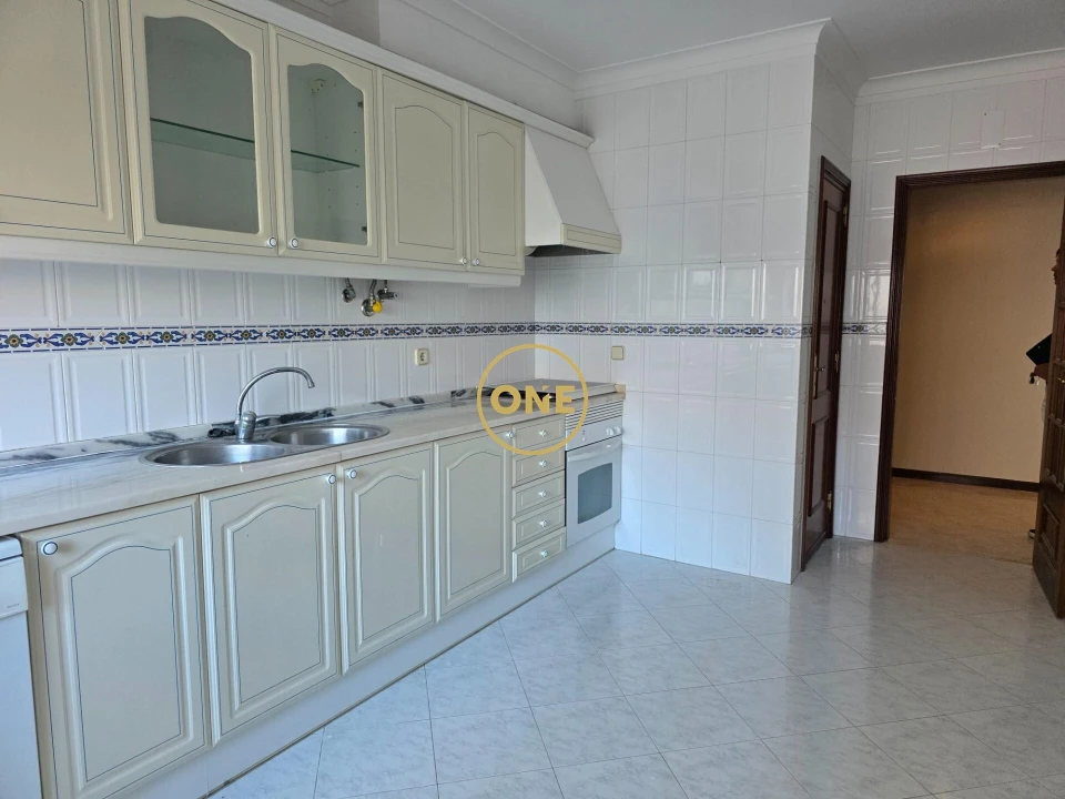Apartamento T2 para Venda em Algueirão-Mem Martins Foto 4