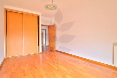 Apartamento T3 para Venda em Gualtar