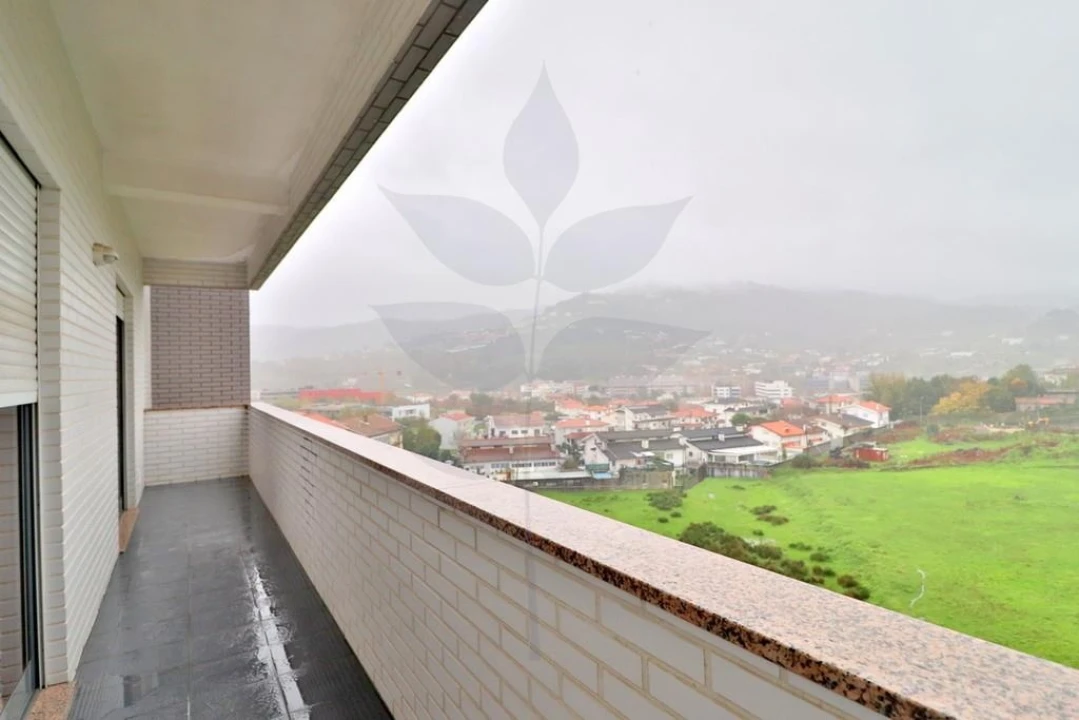 Apartamento T3 para Venda em Gualtar Foto 5