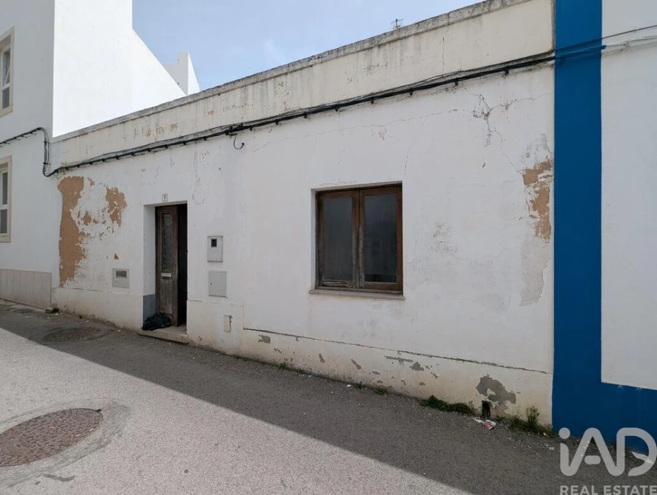 Moradia T2 para Venda em Loule (São Sebastião) Foto 1