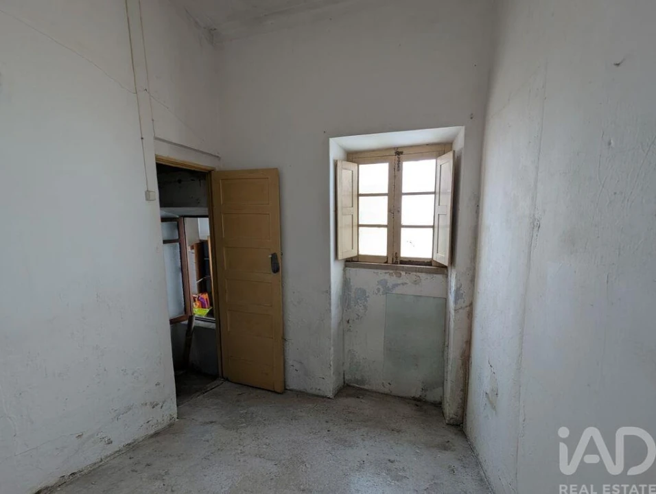 Moradia T2 para Venda em Loule (São Sebastião) Foto 7
