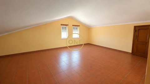 Moradia T4 para Venda em Golegã