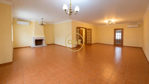 Moradia T4 para Venda em Golegã