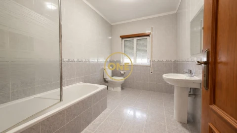 Moradia T4 para Venda em Golegã