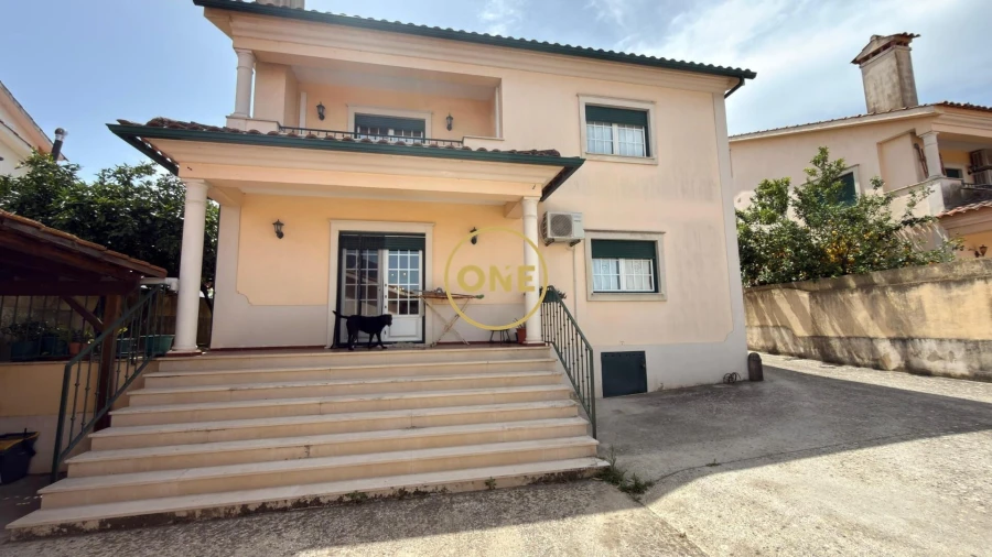 Moradia T4 para Venda em Golegã