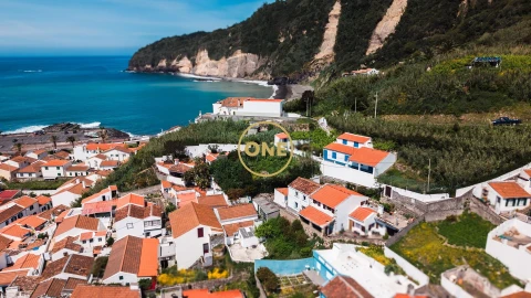 Moradia T3 para Venda em Ribeira Quente