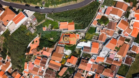 Moradia T3 para Venda em Ribeira Quente