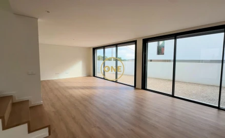 Moradia T3 para Venda em Laundos