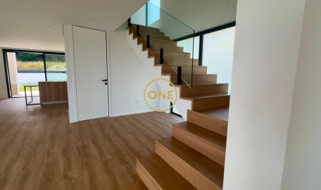 Moradia T3 para Venda em Laundos