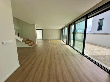 Moradia T3 para Venda em Laundos
